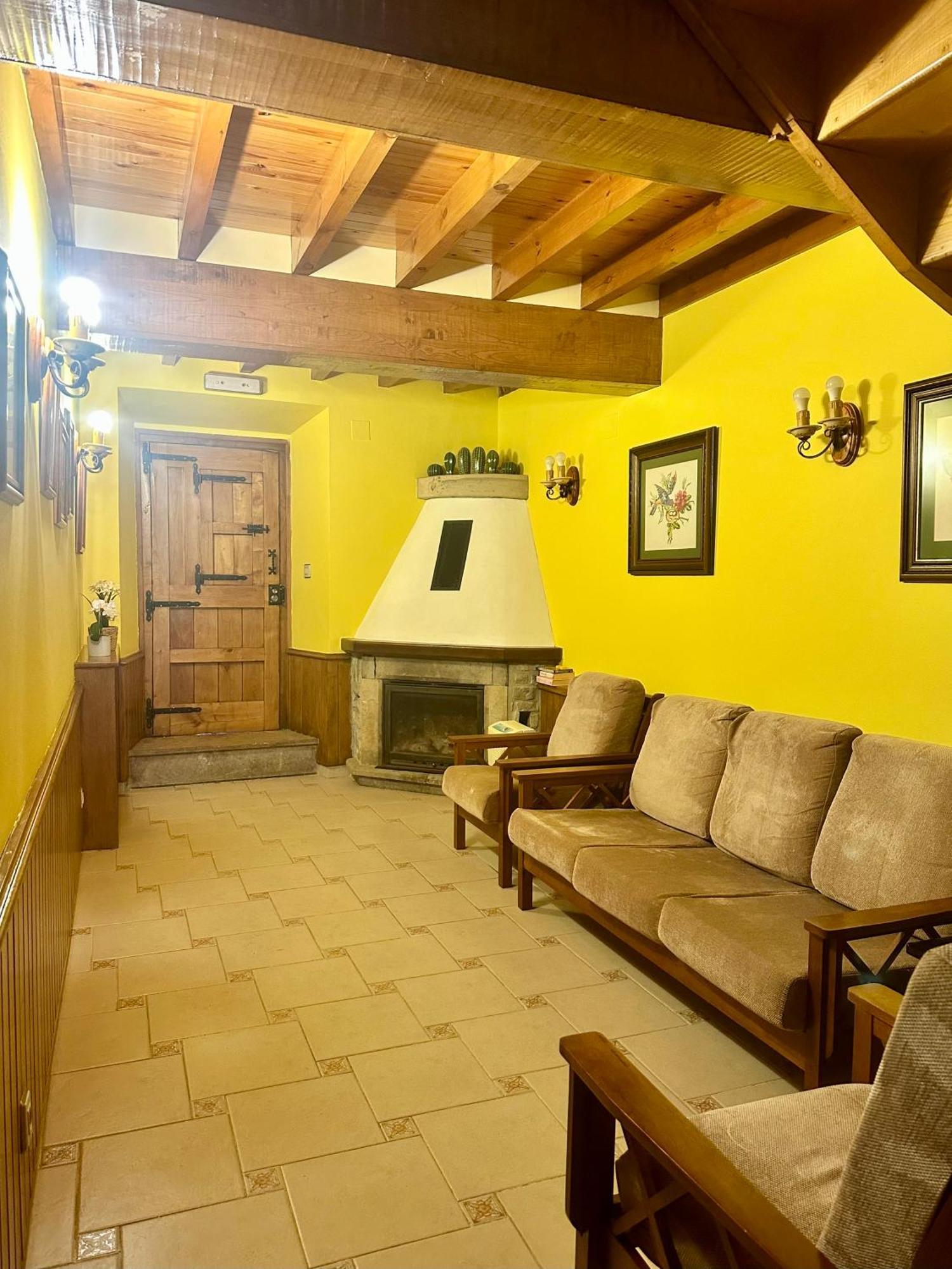 Casa Rural El Torrejon Arenas De Cabrales Exteriér fotografie